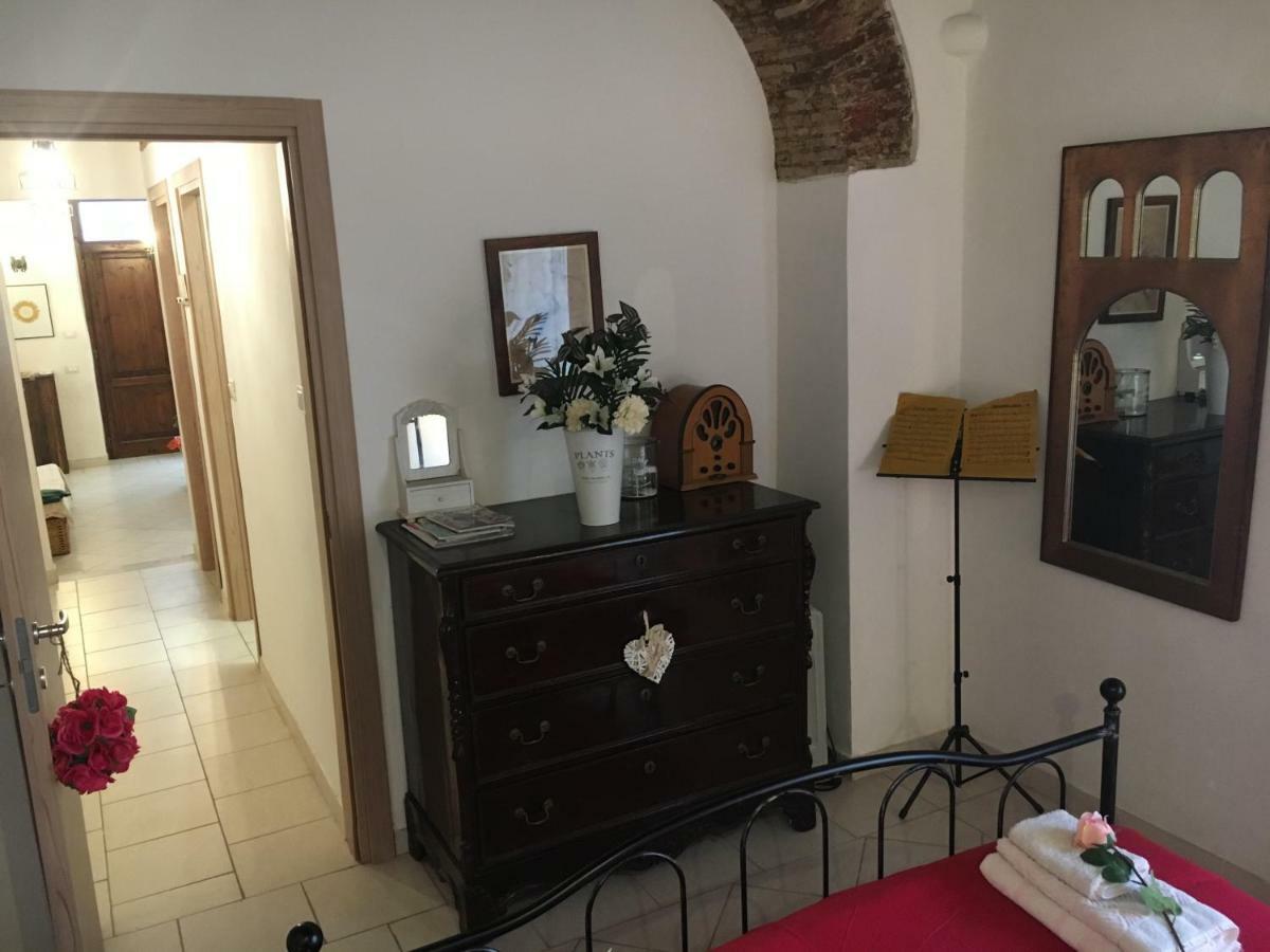 New Maria'S House Livorno. Il Cisternone Apartment ภายนอก รูปภาพ