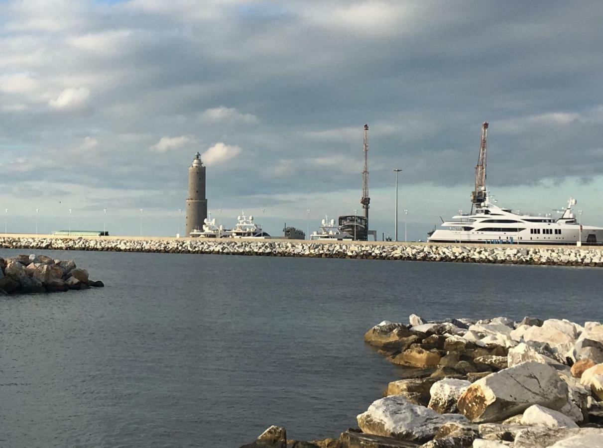 New Maria'S House Livorno. Il Cisternone Apartment ภายนอก รูปภาพ